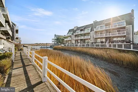 906 Harbour Cv, Somers Point, NJ 08244