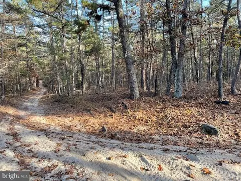 4 Th Woodbury Rds, Mays Landing, NJ 08330