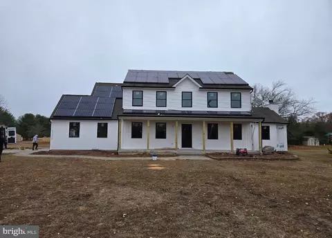 93 W 15th St, Hammonton, NJ 08037