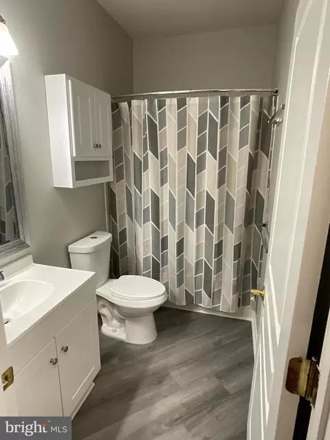 Bath - 32 Leah Ct, Hammonton, NJ 08037 photo 3 of 4