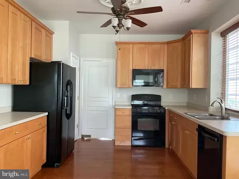 Kitchen - 32 Leah Ct, Hammonton, NJ 08037 photo 2 of 2
