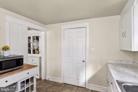 Entry Way - 232 Grape St, Hammonton, NJ 08037 photo 4 of 4