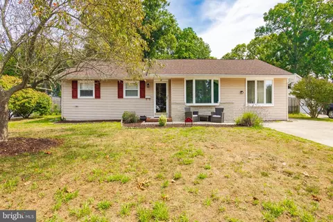 19 Village Dr, Somers Point, NJ 08244