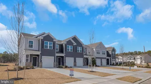 109 Corolla Dr, Egg Harbor Township, NJ 08234