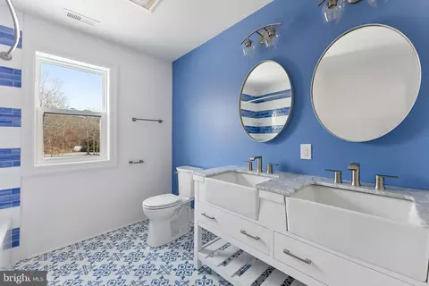 Bath - 424 E Brook Ln, Galloway, NJ 08205 photo 6 of 7