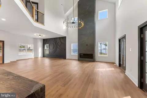Living - 424 E Brook Ln, Galloway, NJ 08205 photo 6 of 7