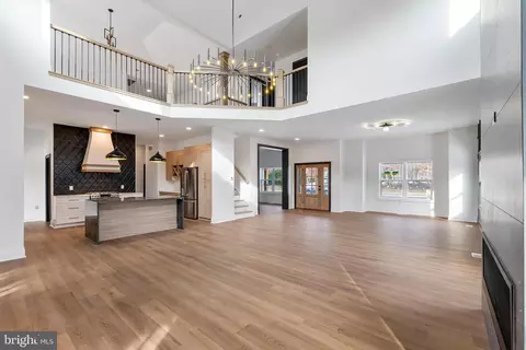 Living - 424 E Brook Ln, Galloway, NJ 08205 photo 5 of 7