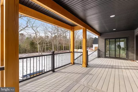 Exterior - 424 E Brook Ln, Galloway, NJ 08205 photo 3 of 4