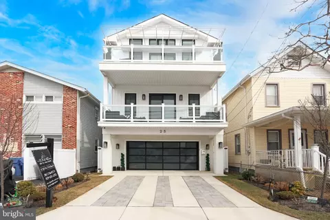 25 N Coolidge Ave, Margate City, NJ 08402