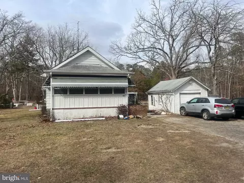 416 Poplar St, Hammonton, NJ 08037