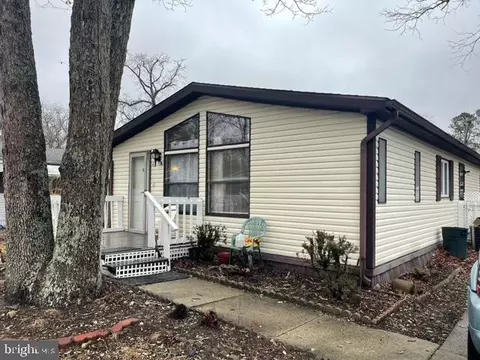 6 Fawn Ln, Egg Harbor City, NJ 08215