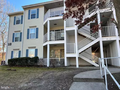 58 Iroquois Dr, Galloway, NJ 08205