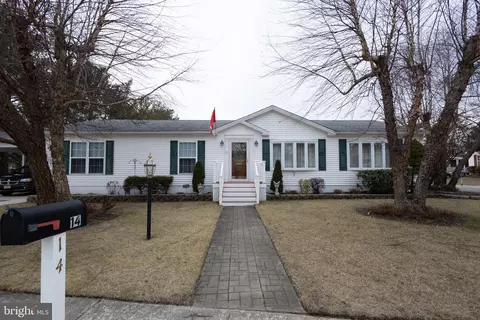 14 Oaks Dr, Mays Landing, NJ 08330