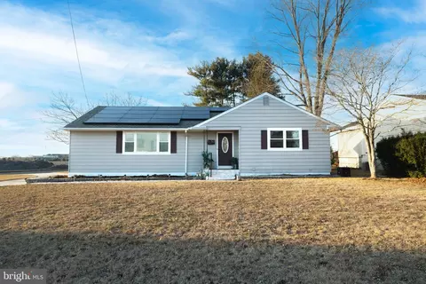 623 11th St, Hammonton, NJ 08037
