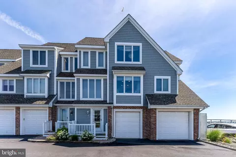 4 Paul Clark Dr, Somers Point, NJ 08244