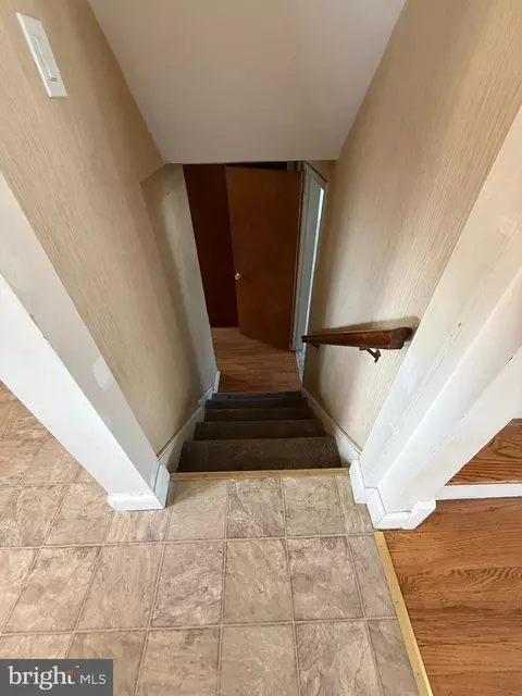 Entry Way - 1107 Breakers Ave, Absecon, NJ 08201 photo 4 of 7