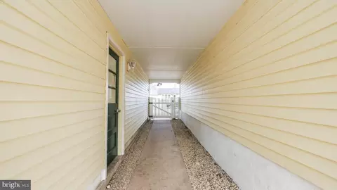 Entry Way - 1107 Breakers Ave, Absecon, NJ 08201 photo 6 of 7