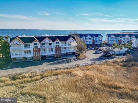 120 S Pointe Dr #120, Somers Point, NJ 08244