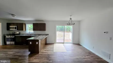 Entry Way - 625 Weymouth Rd, Buena, NJ 08310 photo 6 of 14