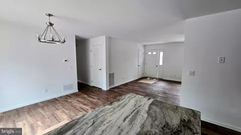 Entry Way - 625 Weymouth Rd, Buena, NJ 08310 photo 7 of 14