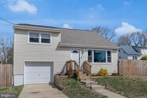 46 W Bolton Ave, Absecon, NJ 08201