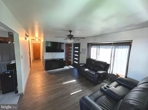 425 Pleasant St E, Hammonton, NJ 08037
