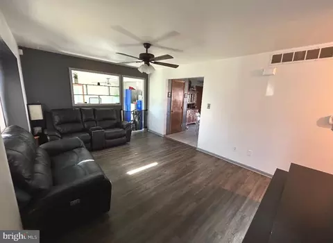 425 Pleasant St E, Hammonton, NJ 08037 photo 8