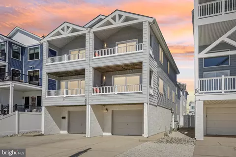 205 4th St N #B, Brigantine, NJ 08203