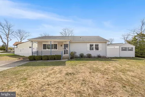 12 Southampton St, Egg Harbor Township, NJ 08234