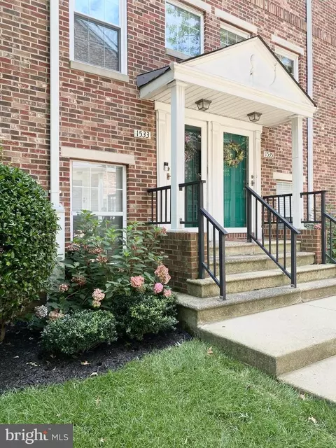 1533 Washington Ct, Mays Landing, NJ 08330