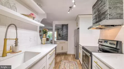 Kitchen - 532 B Sunrise Ave, Somers Point, NJ 08244 photo 1 of 1