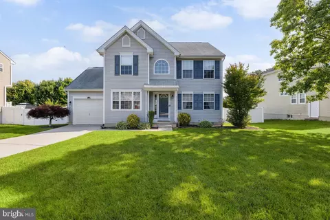 4 La Costa Dr, Egg Harbor Township, NJ 08234