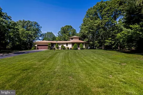 535 Pratt St, Hammonton, NJ 08037