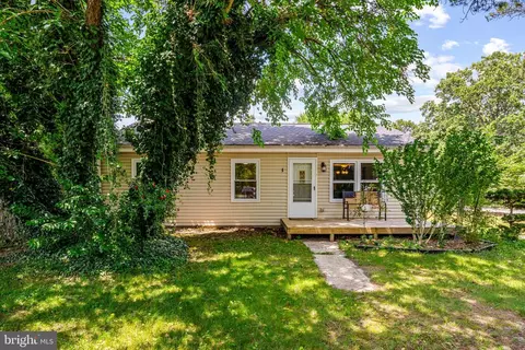 5902 Colony Dr, Mays Landing, NJ 08330