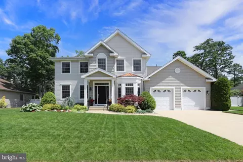 216 Castle Pine Dr, Egg Harbor Township, NJ 08234