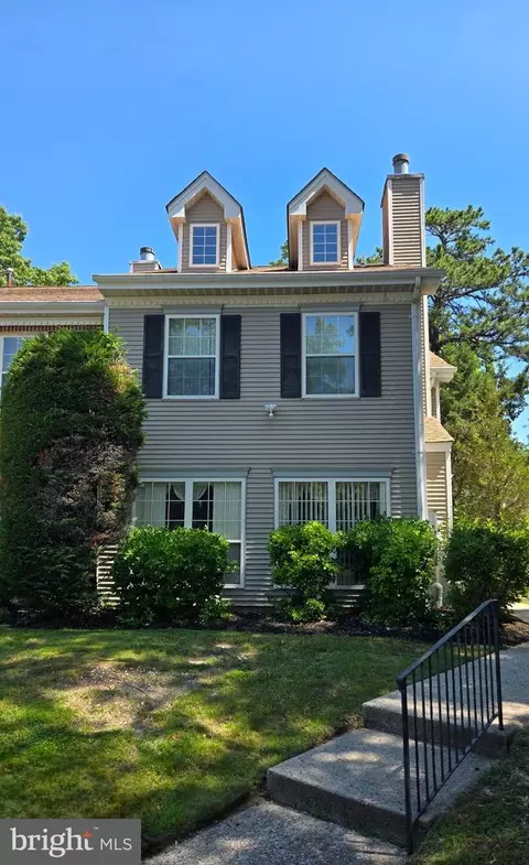 60 Cherokee Dr, Absecon, NJ 08205