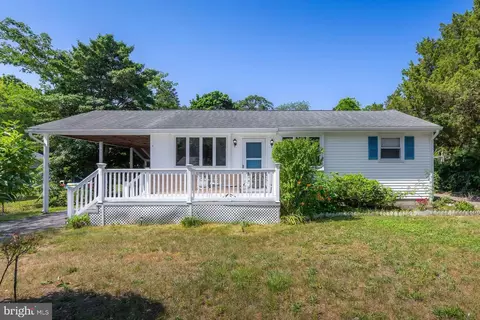 704 E Chanese Ln, Absecon, NJ 08205