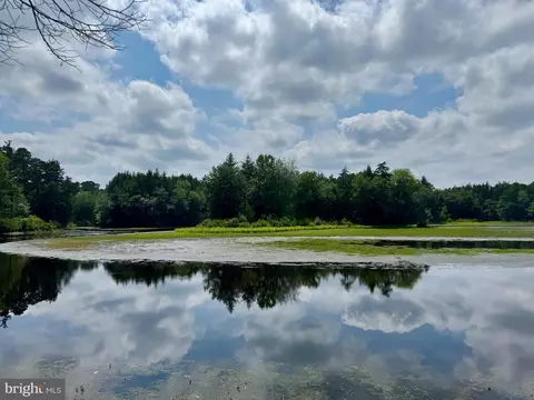 4320 Lake Nescochague Dr, Hammonton, NJ 08037