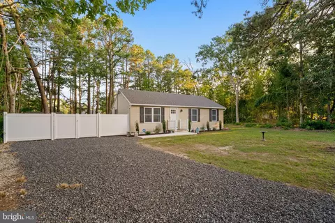 6362 Monmouth Dr, Mays Landing, NJ 08330