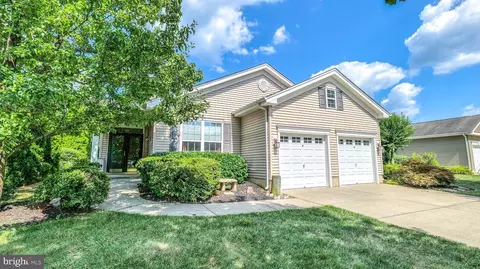 661 Pine Valley Ct, Egg Harbor City, NJ 08215