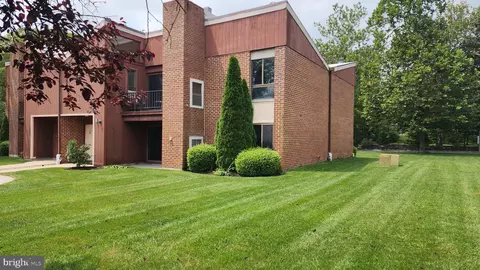 11 Shore Rd #7D, Somers Point, NJ 08244