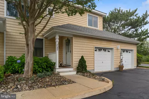 17 Catalina Dr, Linwood, NJ 08221