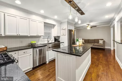 1100 Spring Ln, Absecon, NJ 08201