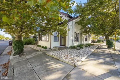 132 N Lafayette Ave, Ventnor City, NJ 08406
