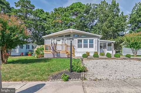 13 Hickory Ln, Mays Landing, NJ 08330
