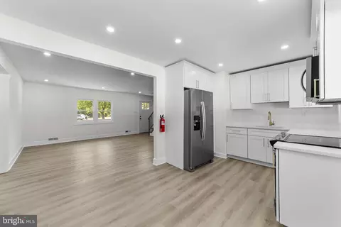 100 Colwick Dr, Somers Point, NJ 08244