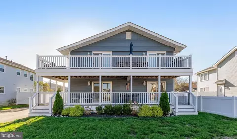 12 Lighthouse Dr #A, Brigantine, NJ 08203