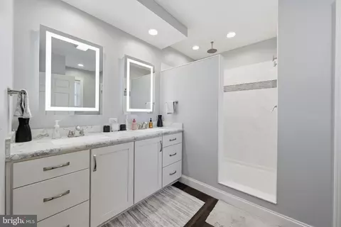 Bath - 244 Jackson Rd, Williamstown, NJ 08094 photo 1 of 2