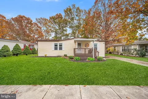 4 Locust Ct, Mays Landing, NJ 08330