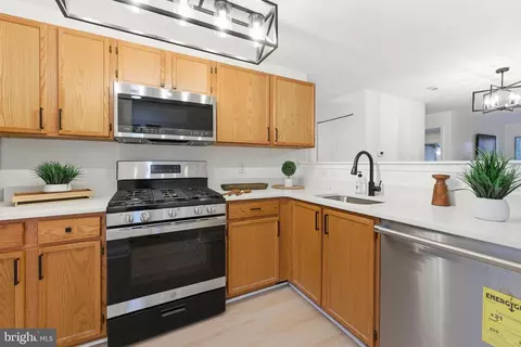 1535 Benjamin Franklin Ct, Mays Landing, NJ 08330